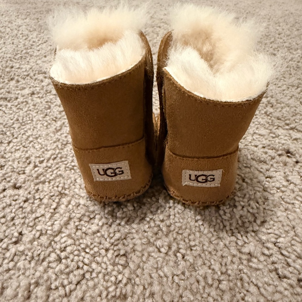 New Born UGG Chestnut Shearling Boots